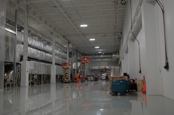 亲历特斯拉Gigafactory超级工厂开幕