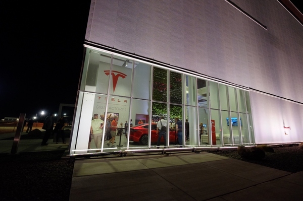 亲历特斯拉Gigafactory超级工厂开幕