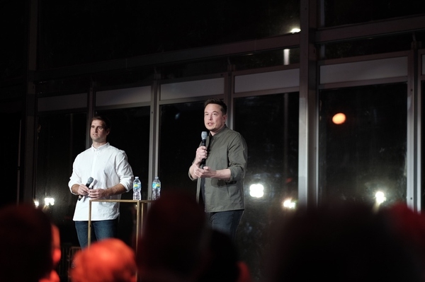 亲历特斯拉Gigafactory超级工厂开幕