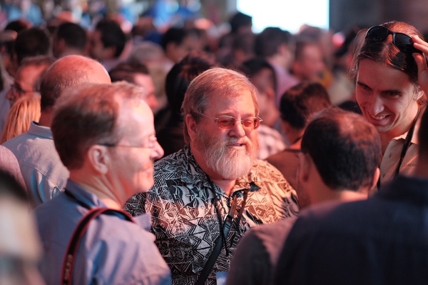 亲历特斯拉Gigafactory超级工厂开幕