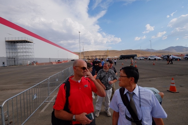 亲历特斯拉Gigafactory超级工厂开幕