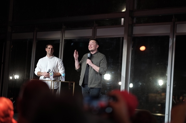 亲历特斯拉Gigafactory超级工厂开幕