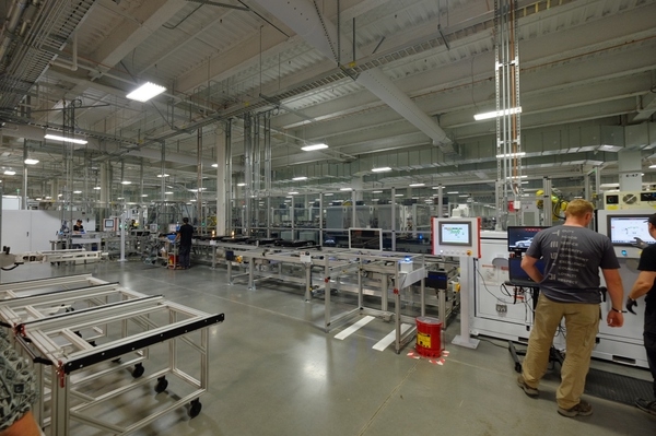 亲历特斯拉Gigafactory超级工厂开幕