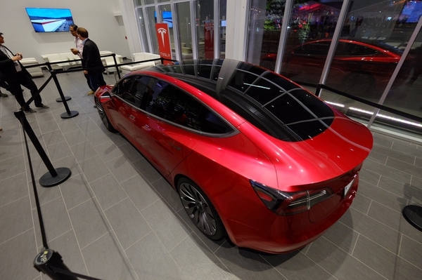 亲历特斯拉Gigafactory超级工厂开幕