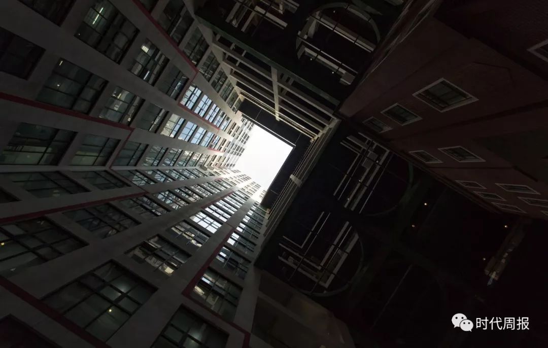 中信国安濒临崩盘：负债1558亿  求监管部门阻银行追债