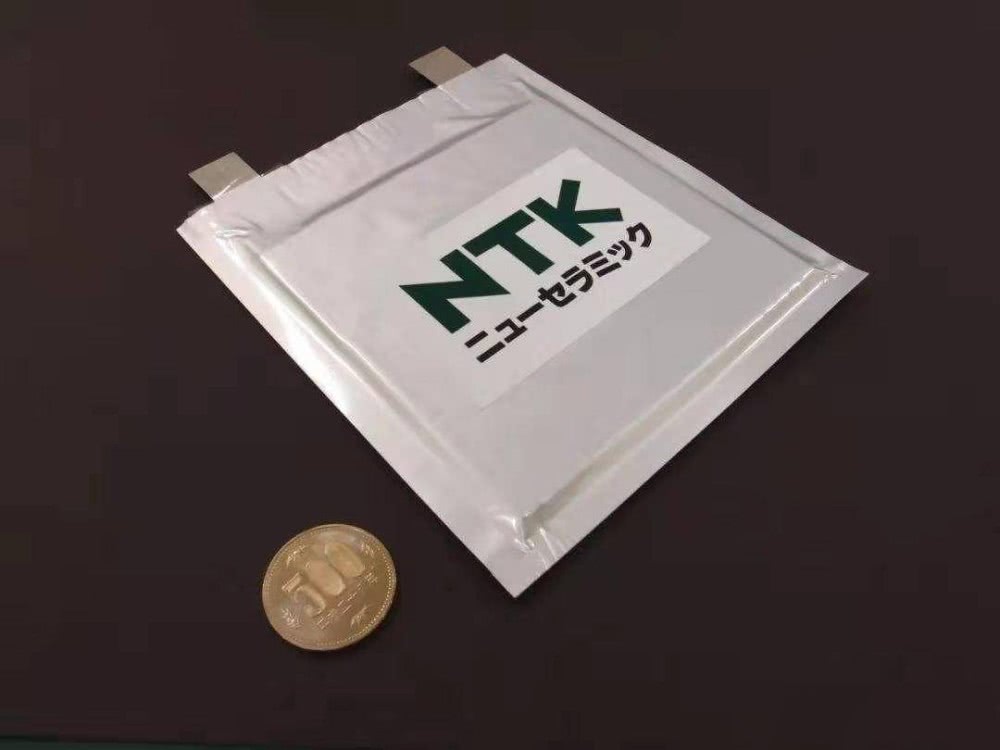 固态电池“中场战事”：丰田向左，大众向右？