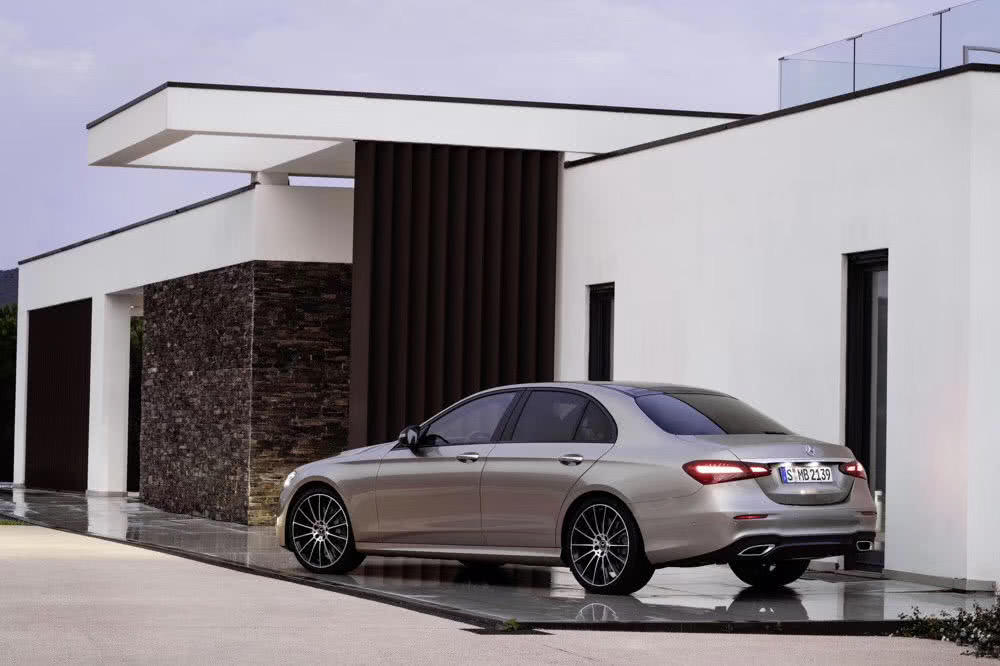 新款奔驰E发布 全新外观设计 将 于2020年夏季上市