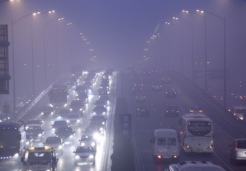 注重环保 新能源汽车推广应再加把“油”