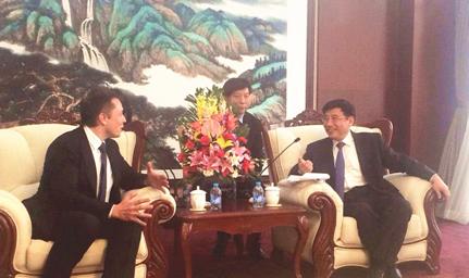 工信部部长苗圩会见埃隆•马斯克