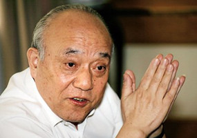 何华真：传承溢价，鲁冠球比李泽楷笨了？