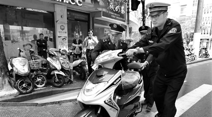 交警部门：上海目前尚有约380万辆电动车未上牌