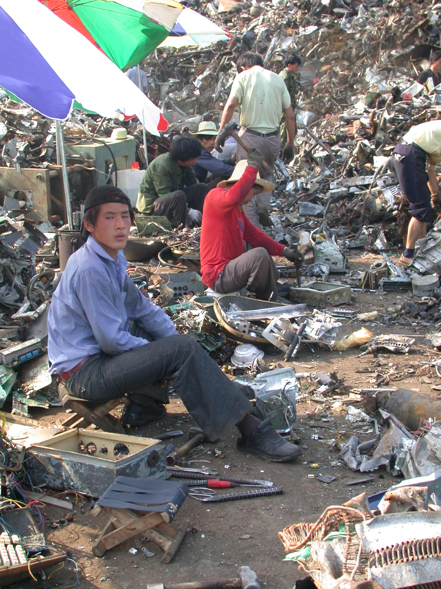 中国或成世界最大电子垃圾场 产业链利润惊人