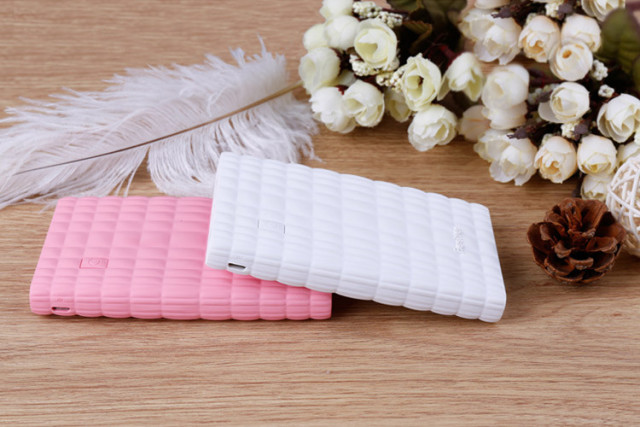 让她心动的神秘大礼 全球最受欢迎女性时尚移动电源