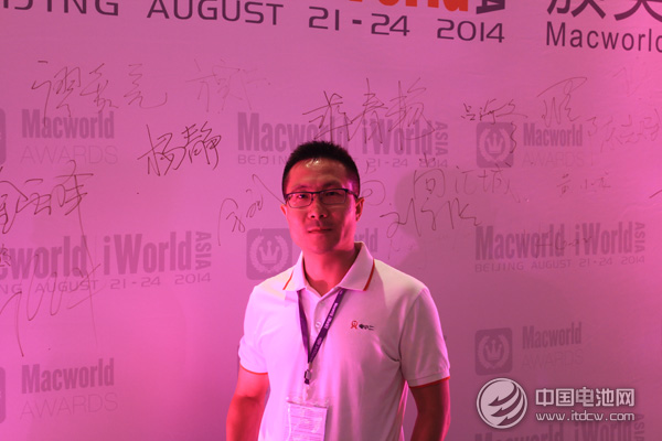 电小二携手“特斯拉”亮相数字世界展会引轰动