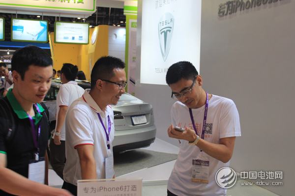 电小二携手“特斯拉”亮相数字世界展会引轰动