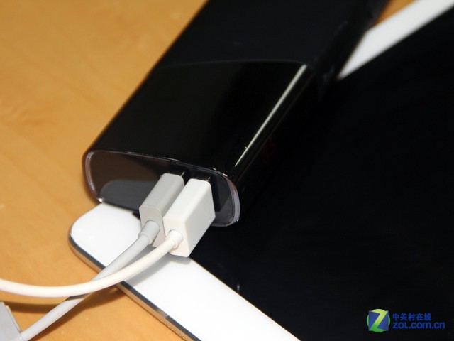 自带台灯 倍斯特BST-0157A移动电源赏析