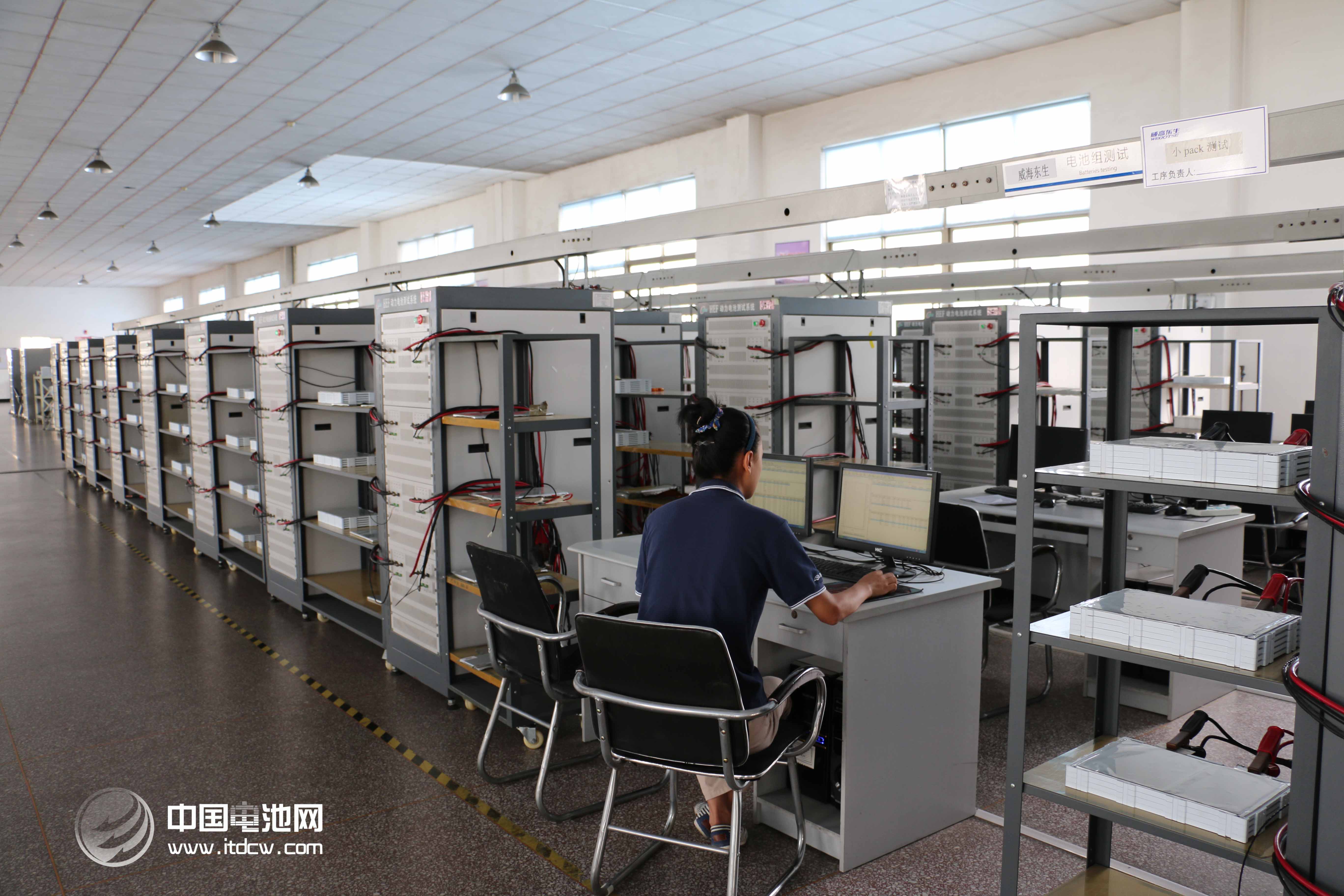 昂贵电池望而却步 发展电池产业“强心”电动车