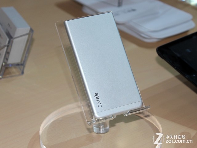 为解决iPhone6续航短板 电小二锋6预售