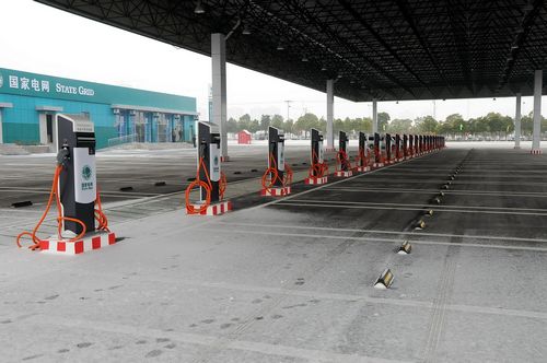深圳14个小区曾试点安装电动车充电桩  如今成摆设？