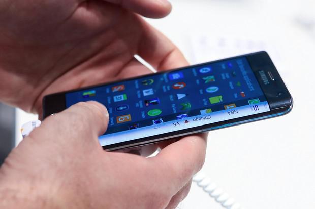 “新”苹果 正要革掉三星谷歌这些所谓精英的命