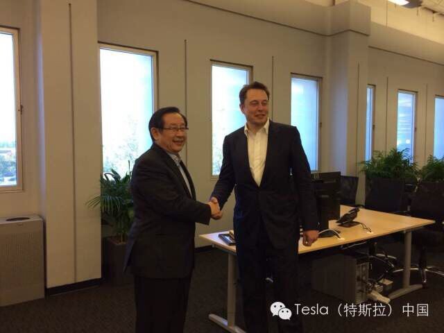 科技部部长万钢参观特斯拉总部 听美国车主怎么说