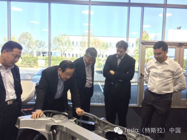 科技部部长万钢参观特斯拉总部 听美国车主怎么说