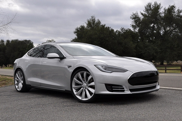 富士康代工特斯拉 将降低电池等技术的成本