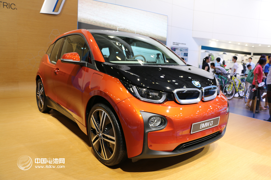 宝马i3/i8电动车将于今晚上市  i3或45万元起