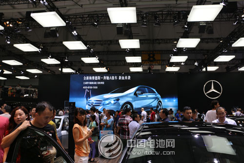 2017年奔驰拟推10款插电式混合动力车