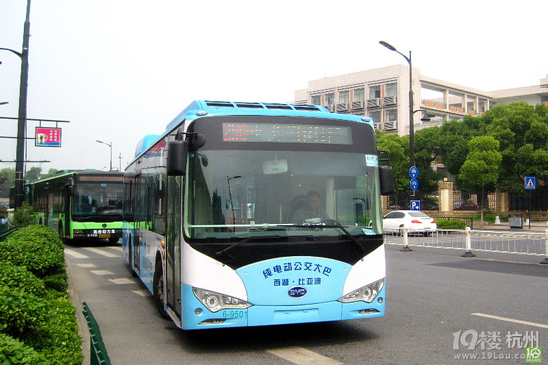 西湖·比亚迪纯电动公交大巴