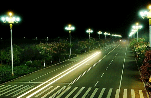 北京昌平首建路灯充电桩 10月底将正常启用