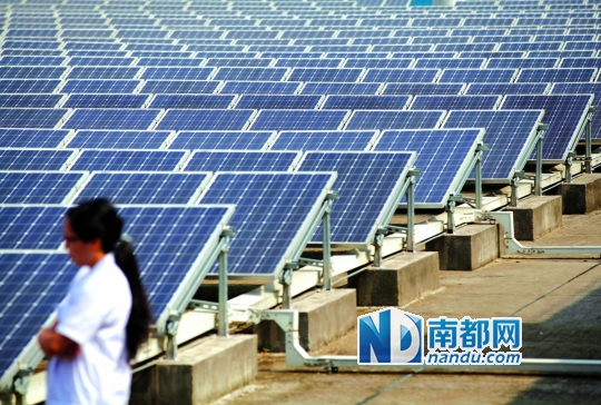 天宝集团厂区建起的光伏屋顶电站，年发电量为164 .09万度，用来给企业供电