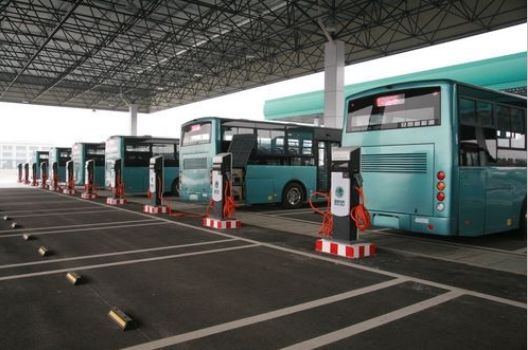 工信部拟定25项新能源车政策 已建成充电桩2.7万个