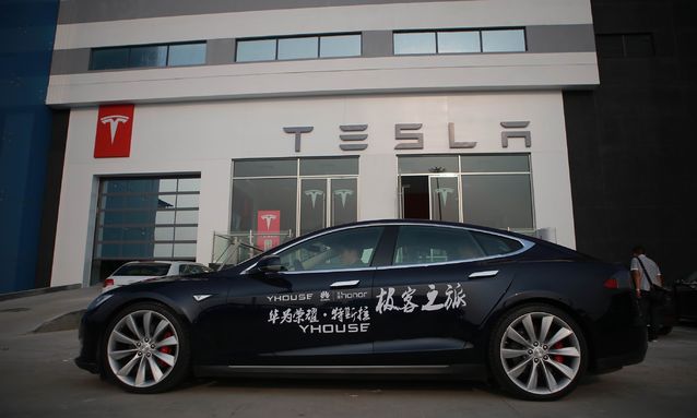 从牵手特斯拉看华为荣耀手机移动生活布局