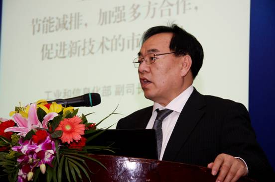 锂电“达沃斯”学术委员会主席其鲁：我们需要反思