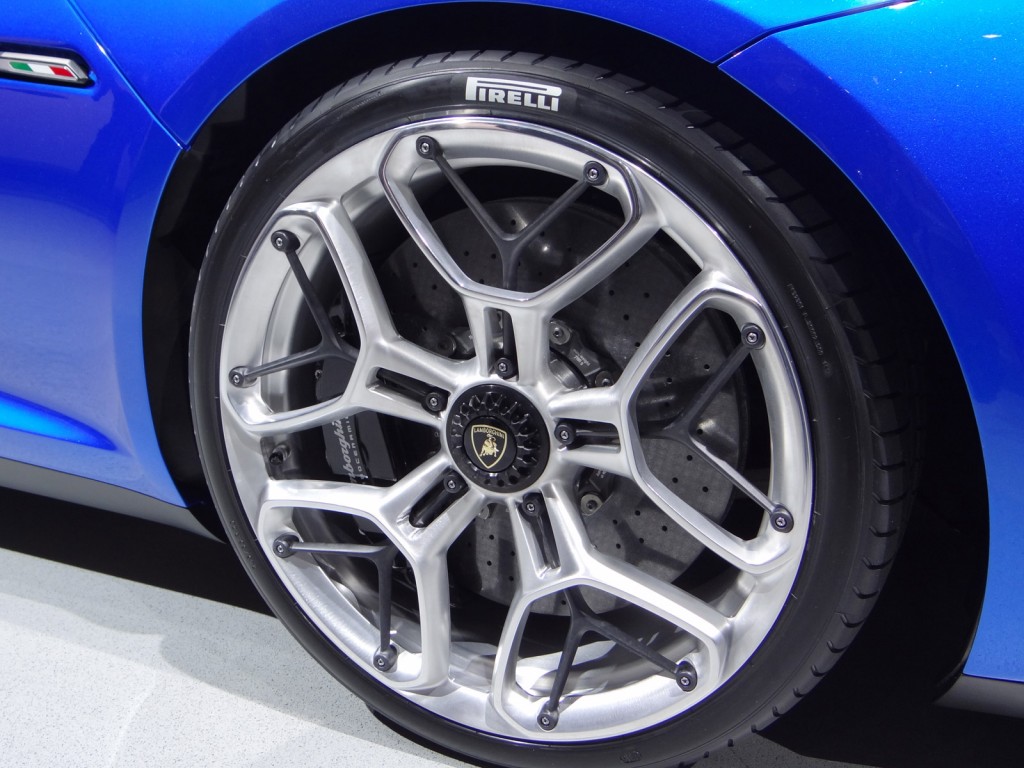 兰博基尼首款插电混合动力超跑亮相2014巴黎车展 兰博基尼首款插电混合动力超跑亮相2014巴黎车展