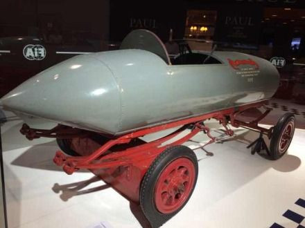 巴黎惊现世界上首辆时速超过百公里电动汽车