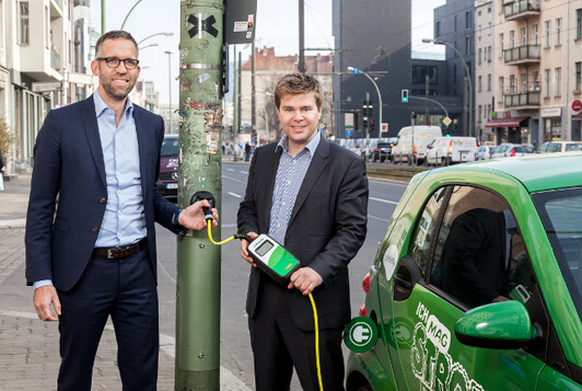 比加油站更多的是路灯：电动车创新充电方案