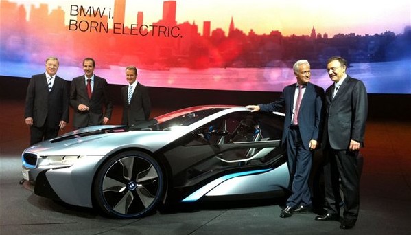 宝马、凯迪拉克、特斯拉推出电动车升级版 销量持续上升