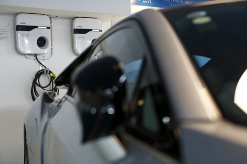 宝马携手上海半岛酒店落成i系列充电桩