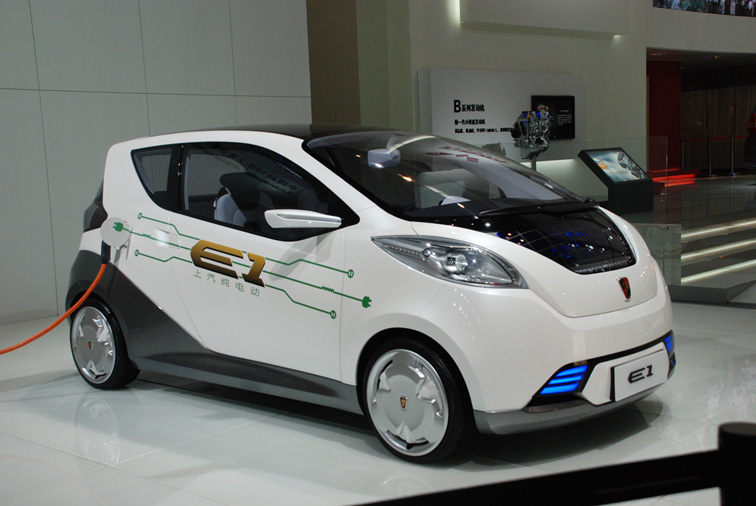 智能汽车渐行渐近 “数据流”将成汽车产业主动脉