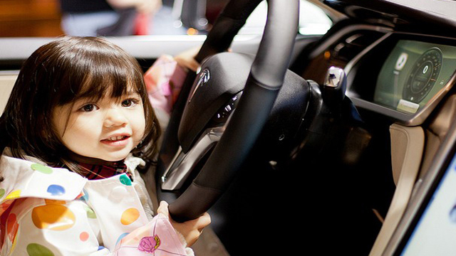 2023年全球电动汽车销量占轻型汽车总销量2.4%