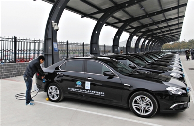 西安首批100个充电桩建成 目前免费为车充电