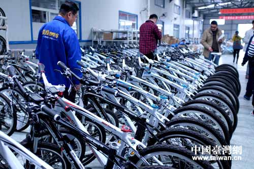 锂电池给电动车“升级” 25公里时速续航10小时