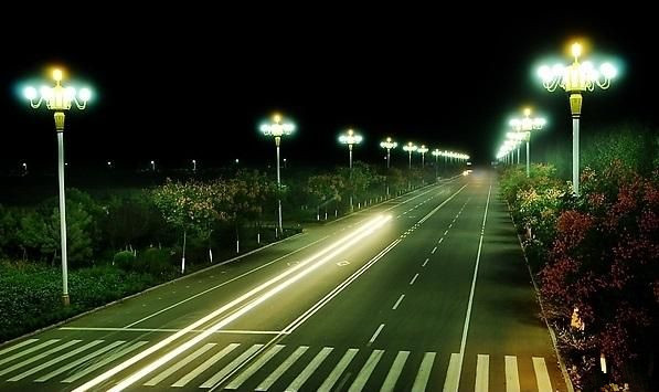 北京市昌平区首批路灯充电桩“将上岗”运行