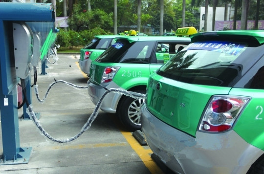 珠海首批纯电动的士上路 到明年将投400辆