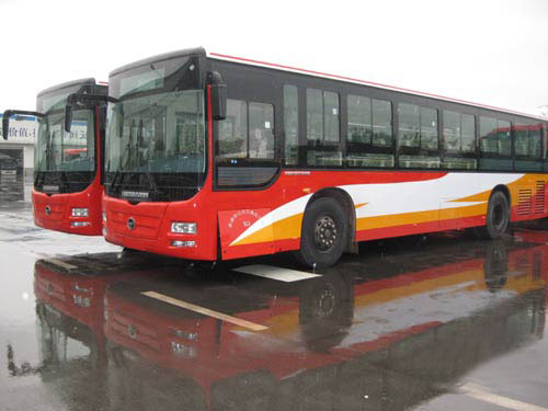 承德淘汰旧公交车 更换纯电动新能源车辆