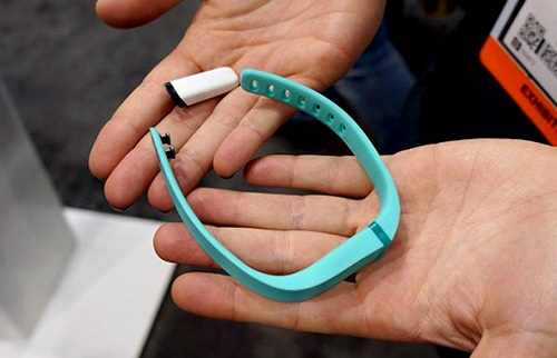 苹果正式停售Apple Watch潜在竞争者Fitbit