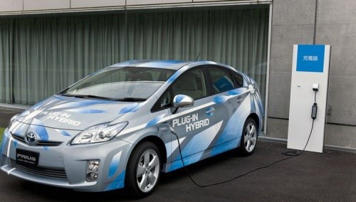丰田在华强推混合动力 年销量有望突破10万辆