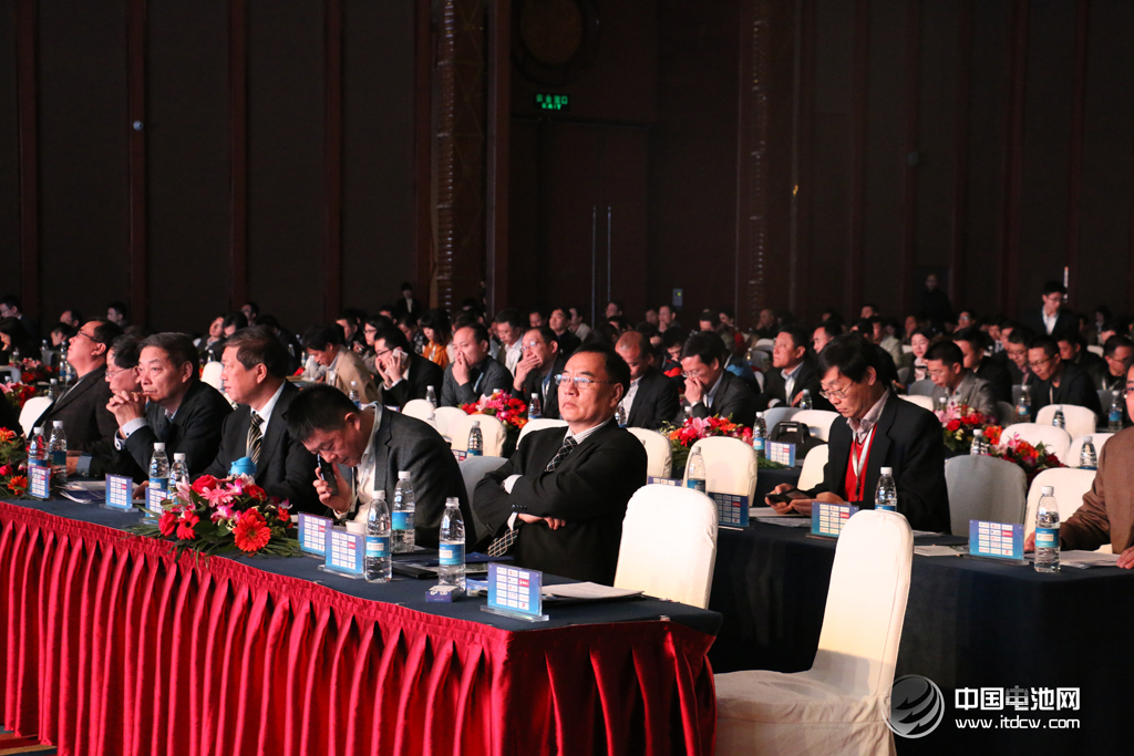 河北构建绿色公交体系 今明两年推广5715辆新能源车 